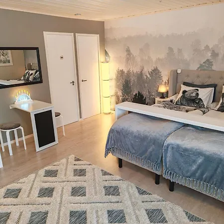 Winter Woods Family Homestay