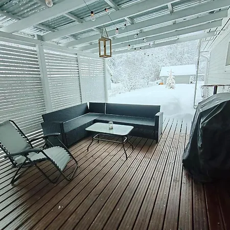Winter Woods Family - With Traditional Wood-fired Sauna